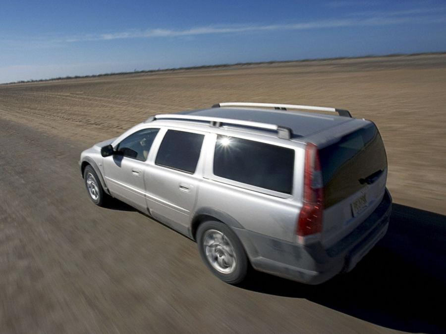  Volvo XC70 2005 года  (US) (фото 2 из 30)